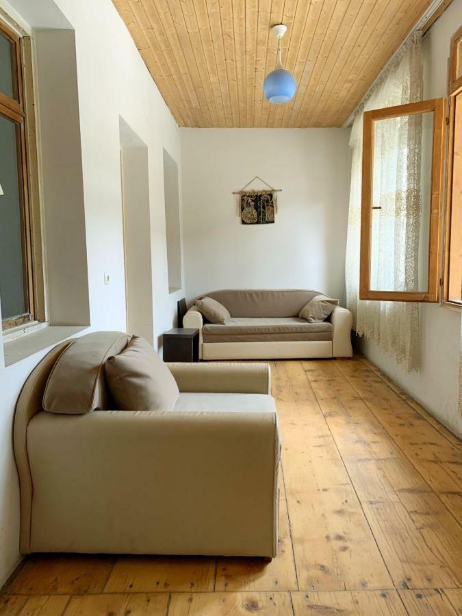 Guest House Lela Mestia Exteriör bild
