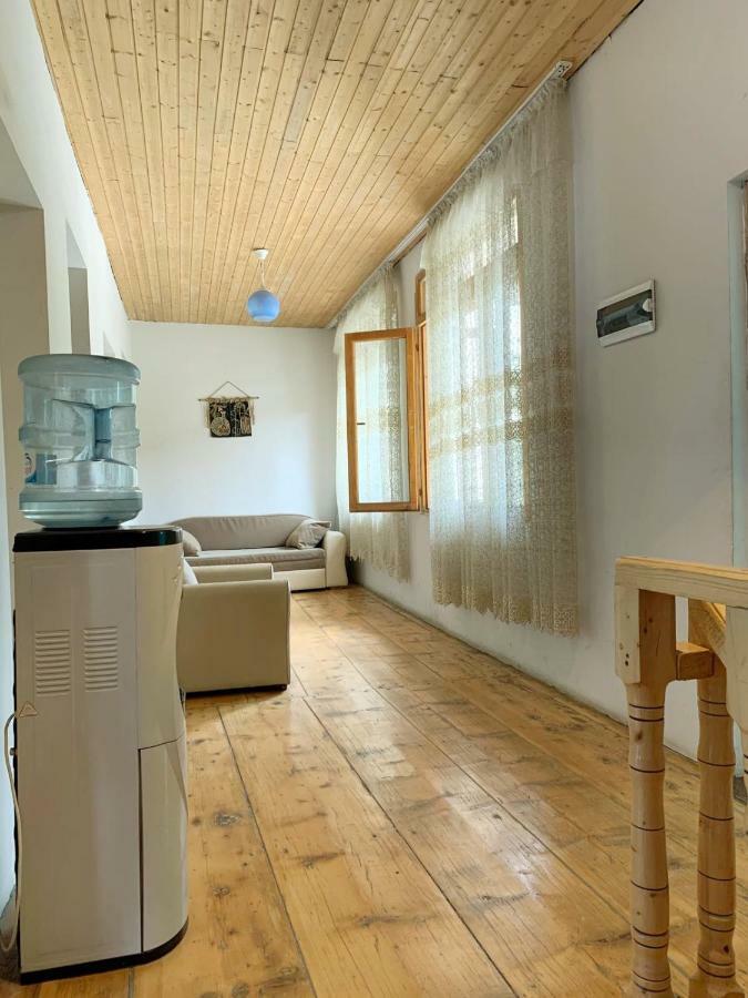 Guest House Lela Mestia Exteriör bild